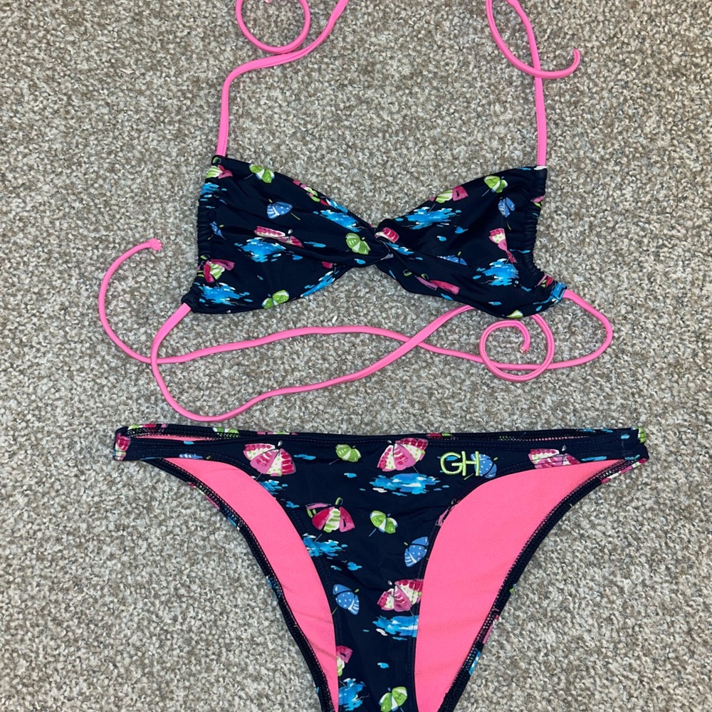 Gilly Hicks beachy bikini